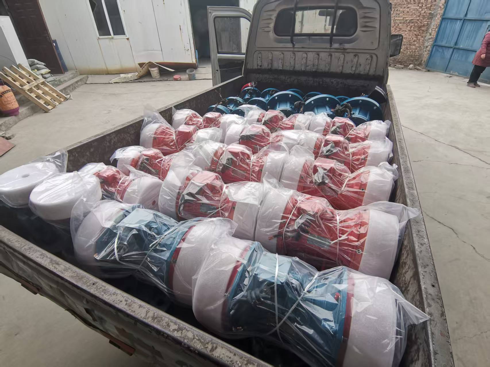 新乡市三江振动机械有限公司提供各种型号振动电机